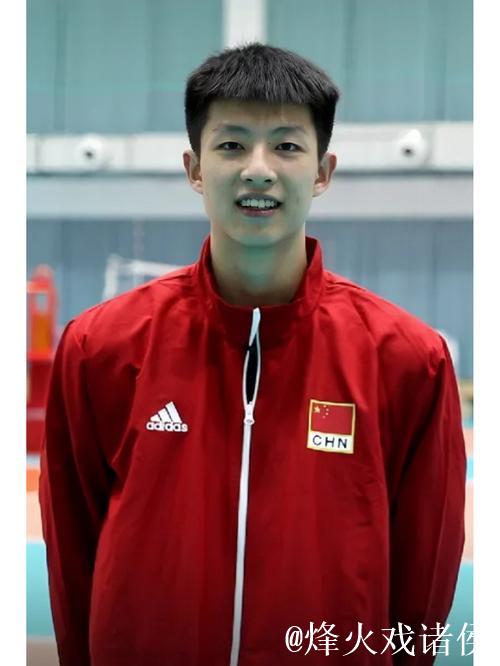 江苏队吴浩泽扣杀如雷霆万钧